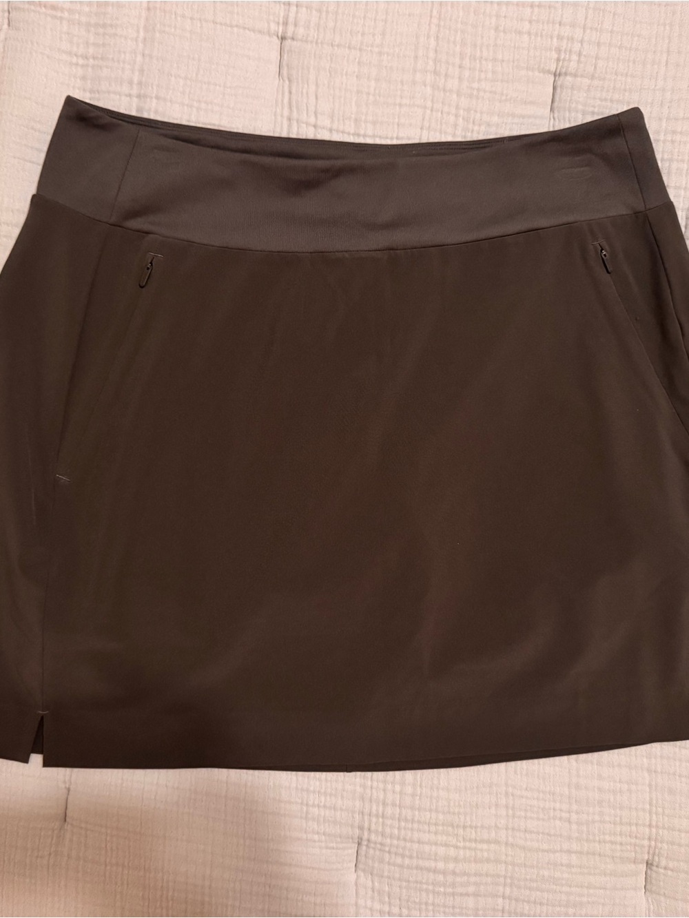 Women’s olive green Athleta Active Skort with Stretch Waistband